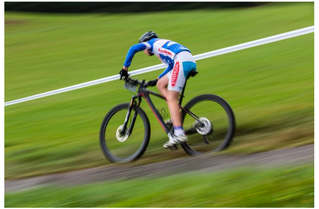 Ilustrasi: Teknik Bersepeda Downhill. Sumber: Markus Spiske/Pexels.com