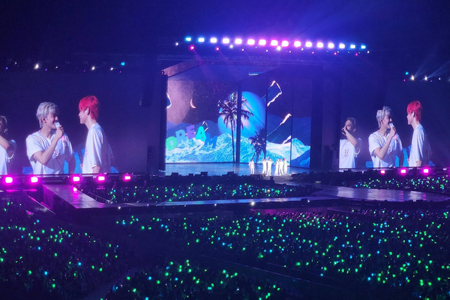  Suasana konser The Dream Show 3 NCT Dream yang digelar di SUGBK, Sabtu (18/5/2024). Foto: Ela Nurlaela/kumparan