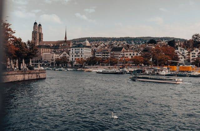 Danau Zurich, tempat wisata di Swiss. Sumber: pexels.com