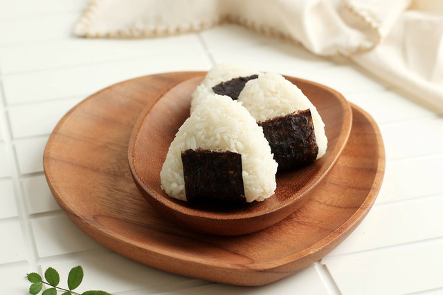 Ilustrasi onigiri. Foto: Ika Rahma H/Shutterstock
