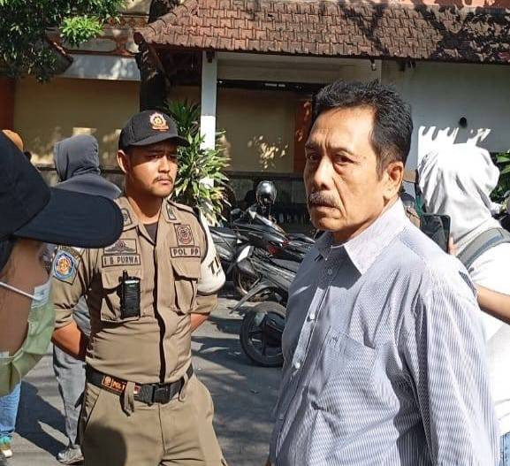 Mantan Hakim Mahkamah Konstitusi I Dewa Gede Palguna saat dihadang di acara PWF di Denpasar, Bali - IST
