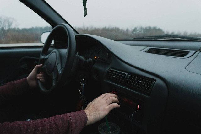 Ilustrasi cara memanaskan mobil. Foto: Unsplash