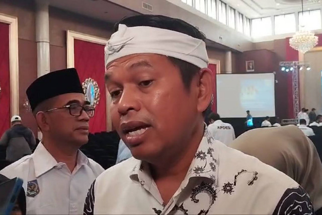 Dedi Mulyadi saat dimintai keterangan terkait Pilkada 2024 di Hotel Sutan Raja, Soreang, Kabupaten Bandung, Rabu (22/5/2024). Foto: Agi