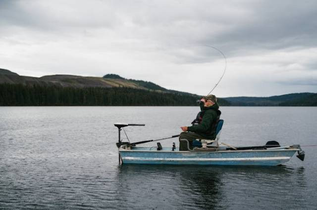 Ilustrasi apakah mancing malam bagus, sumber foto: Mount Polley by pexels.com