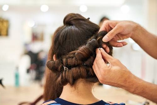 Ilustrasi model rambut pengantin wanita. Unsplash.com/engin-akyurt