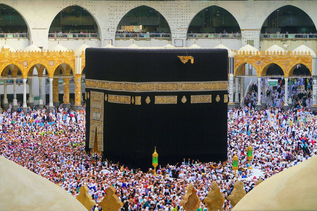 Lempar Jumrah, foto hanya ilustrasi: Unsplash/ekrem osmanoglu