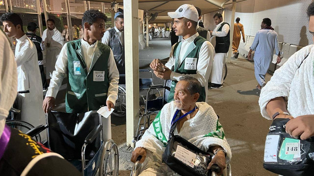 Jasa pendorong jemaah lansia di Terminal Syib Amir, Makkah, Kamis (23/5/2024). Foto: Salmah Muslimah/kumparan