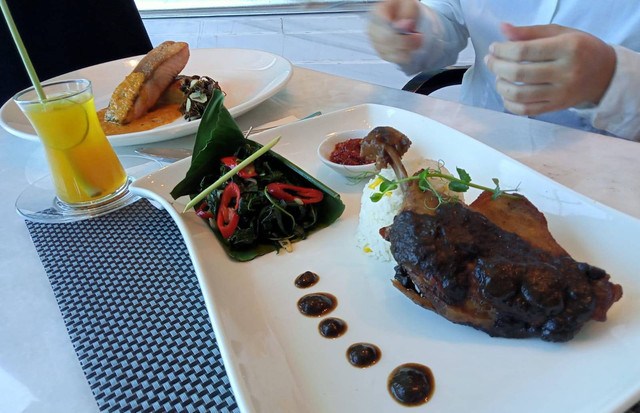 Kuliner Bebek Hitam. Foto: Masruroh/Basra