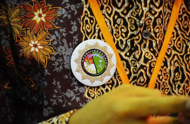 Ilustrasi Outfit Batik Pria    Sumber Unsplash/Haidan