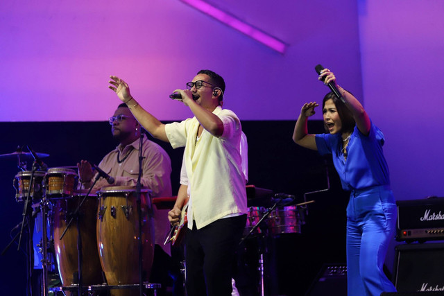 Maliq & D'Essentials menghibur penonton saat konser BNI Java Jazz Festival 2024 di JI-Expo Kemayoran, Jakarta, Jumat (24/5/2024). Foto: Dicky Adam Sidiq/kumparan