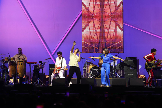 Maliq & D'Essentials menghibur penonton saat konser BNI Java Jazz Festival 2024 di JI-Expo Kemayoran, Jakarta, Jumat (24/5/2024). Foto: Dicky Adam Sidiq/kumparan