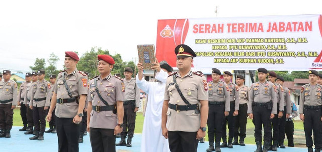 Sertibab Kasat Reskrim Polres Sekadau dan Kapolsek Sekadau Hilir. Foto: Dok. Polres Sekadau