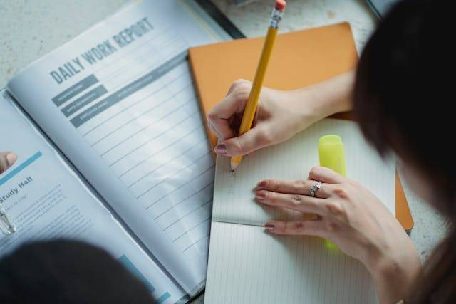Contoh kalimat adverb of focus. Foto hanya ilustrasi. Sumber: Pexels