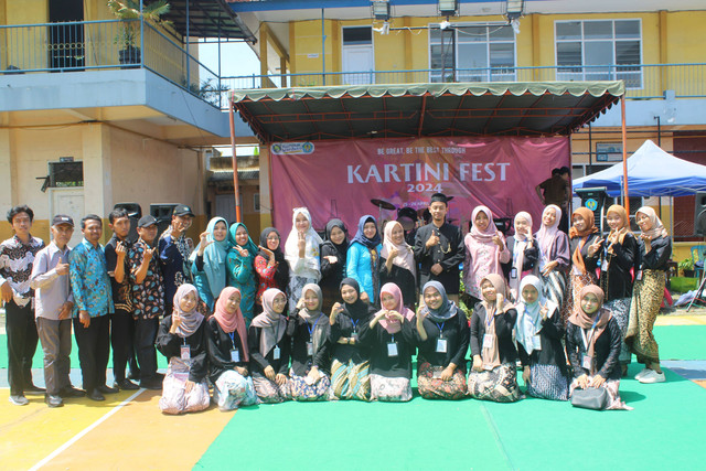 Bagaimana Upaya Kolaboratif Pembentukan Karakter, Asistensi Mengajar di SMANas? (1)