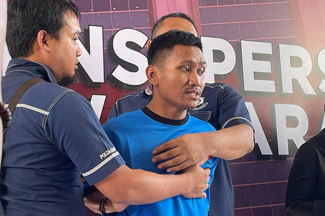 Pegi Setiawan, saat konferensi pers kasus pembunuhan Vina Cirebon di Polda Jabar. Foto: Dok. kumparan