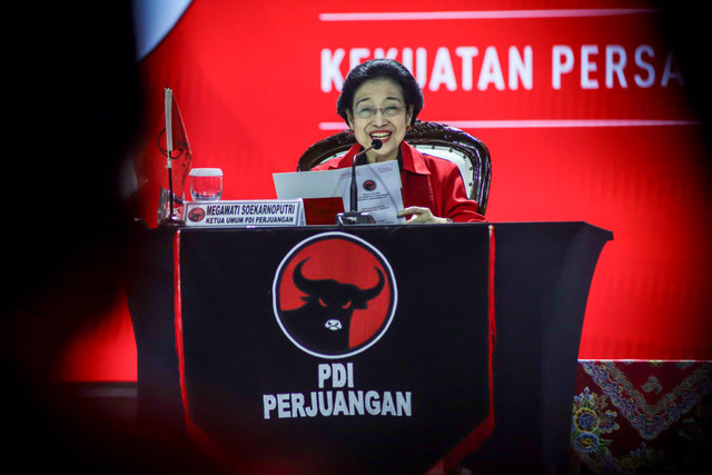 Ketua Umum PDIP Megawati Soekarnoputri menyampaikan pidato pada Rakernas V hari ke-3 di Ancol, Jakarta, Minggu (26/5/2024). Foto: Jamal Ramadhan/kumparan