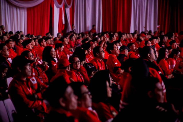 Kader PDIP menghadiri penutupan Rakernas V PDIP di Beach City International Stadium Ancol, Jakarta, Minggu (26/5/2024). Foto: Jamal Ramadhan/kumparan