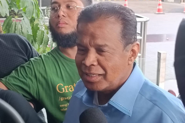 Fuad Hasan Masyhur di Gedung Merah Putih KPK akan diperiksa terkait aliran uang Syahrul Yasin Limpo (SYL), Senin (27/5/2024). Foto: Hedi/kumparan