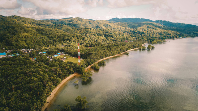 Pulau di Maluku Barat Daya. Foto hanya sebagai ilustrasi saja, bukan tempat sebenarnya. Sumber: Unsplash/Candy Hartawan.