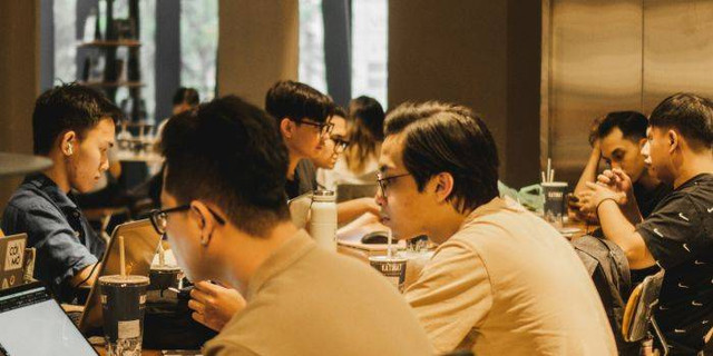 Tempat nongkrong di Semarang, foto hanya ilustrasi, bukan gambar sebenarnya. Sumber: Unsplash/Tai Bui.