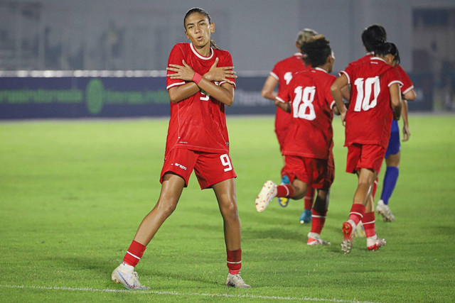 Selebrasi Claudia Scheunemann saat Timnas Wanita Indonesia melawan Singapura di Stadion Madya, GBK, Jakarta, Selasa (28/5/2024). Foto: Iqbal Firdaus/kumparan