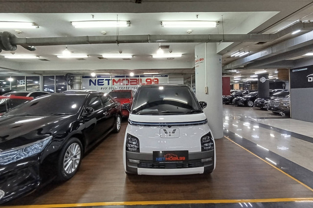 Wuling Air ev bekas yang dijual di WTC Mangga Dua. Foto: Fitra Andrianto/kumparan