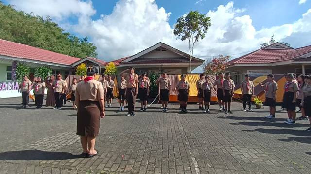 Salah satu kegiatan di SLB-B GMIM Damai Tomohon, Sulawesi Utara.