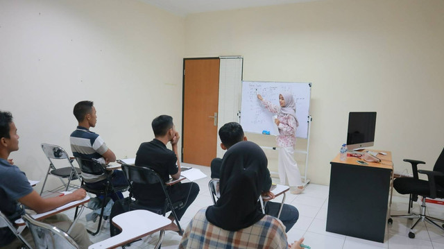 Bimbel Edumatrix Indonesia menawarkan program masuk perguruan tinggi. Foto: Dok. Istimewa