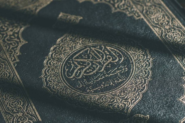 Ilustrasi Quran, Muslim, gambar Islami. Sumber: Pixabay.com
