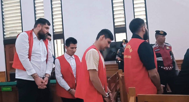 Empat WN Meksiko yang menjadi terdakwa.  Foto: Denita BR Matondang/kumparan