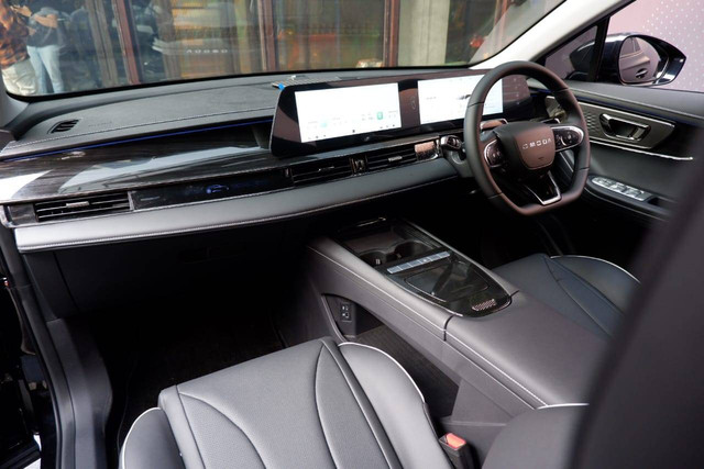 Peluncuran varian baru mobil listrik Chery Omoda E5 dengan interior hitam. Foto: Aditya Pratama Niagara/kumparan