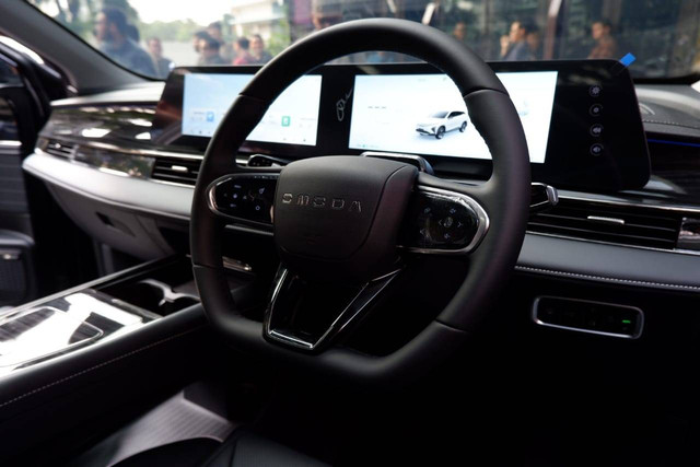 Peluncuran varian baru mobil listrik Chery Omoda E5 dengan interior hitam. Foto: Aditya Pratama Niagara/kumparan