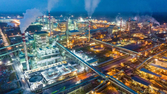 Fasilitas produksi pulp, kertas, rayon dan kertas kemasan di kompleks APRIL di Pangkalan Kerinci, Provinsi Riau. Foto: Dok. APRIL