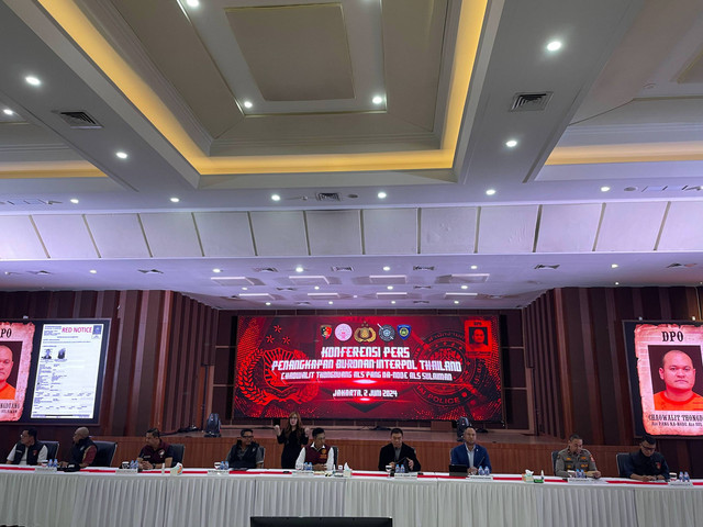 Konferensi pers penangkapan buronan Thailand, Chaowalit Thongduang di Gedung Bareskrim Polri, Minggu (2/6/2024). Foto: Fadhil Pramudya/kumparan