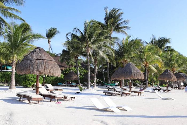 Kurenai Beach Resort (Foto hanya ilustrasi, bukan tempat sebenarnya) Sumber: unsplash.com/ Nathan Cima