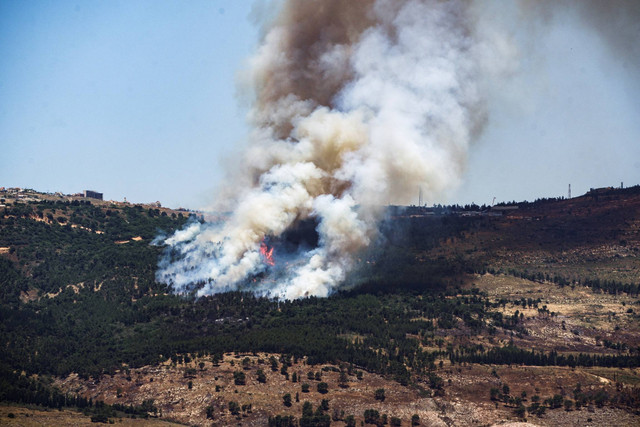Ilustrasi serangan roket dari Lebanon. Foto: REUTERS/Ayal Margolin ISRAEL OUT
