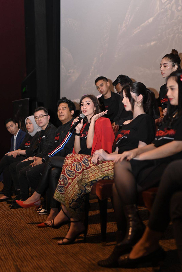 Masayu Anastasia dalam konferensi pers film Paku Tanah Jawa. Foto: Dok. Istimewa