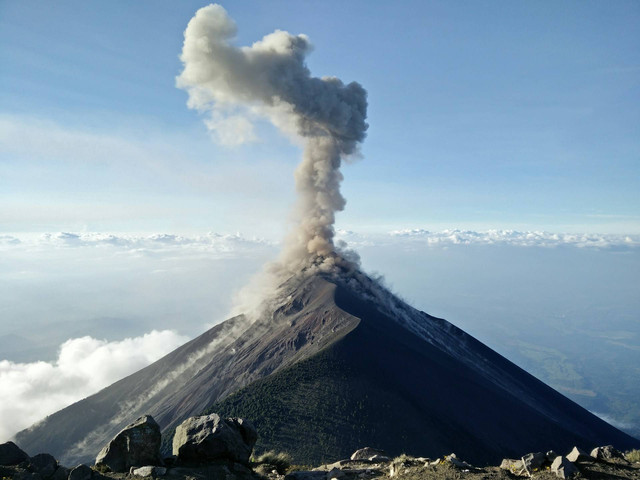 Ilustrasi Pasca Letusan Gunung Api, Bahaya yang Harus Diwaspadai adalah. Sumber: Unsplash.com/Gary Saldana
