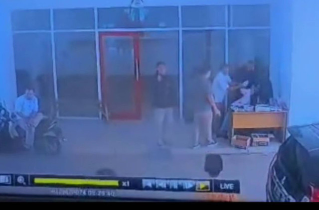 2 ASN kesurupan di gedung baru DPRD Kabupaten Bandung Barat. Foto: Dok. Istimewa