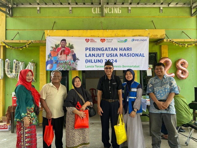 Acara yang berlangsung di Kantor RW 09 ini dihadiri oleh perwakilan dari Kelurahan Cilincing, Rozim, Ketua RW yang diwakilakan oleh Sri, LMK RW 09 yaitu Agus, Psikolog Puskesmas Kecamatan, Rahayu serta perwakilan dari Rumah Zakat yaitu Erip.