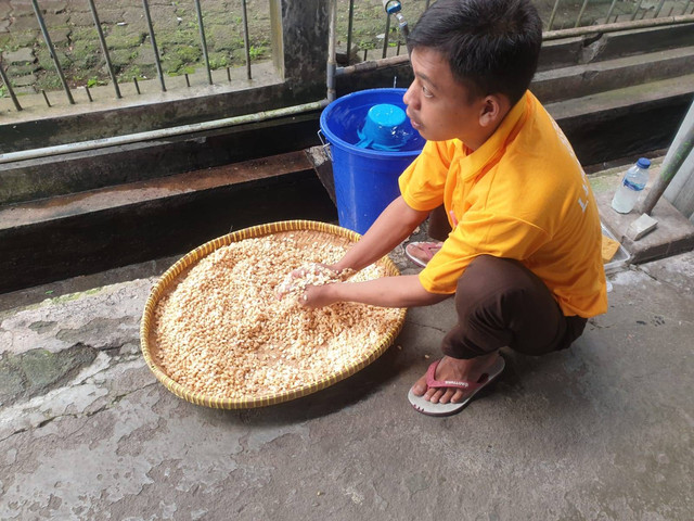 Pembuatan Tempe oleh Narapidana Lapas Magelang