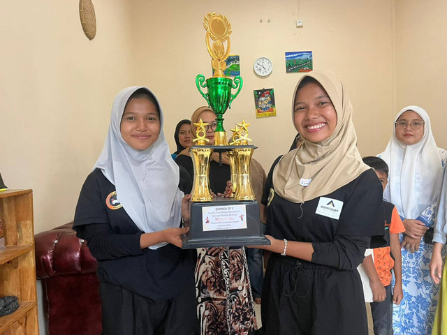 Penari di Sanggar Seni Sopo Daganak yang dibina PT Agincourt Resources. Foto: Zahid Arofat/kumparan