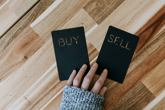 Ilustrasi Ucapan Tanda Penerimaan dalam Suatu Akad Jual Beli Disebut. Sumber: Unsplash/Kelly Sikkema