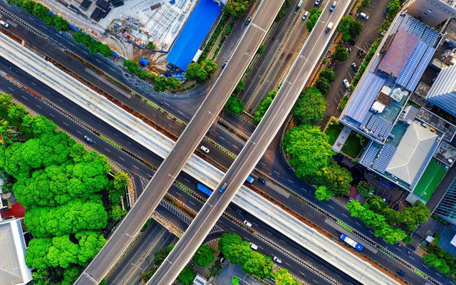 Ilustrasi Urbanisasi dan pertumbuhan kota terjadi dengan pesat sejak penerapan kebijakan ekonomi liberal oleh pemerintah kolonial. Sumber: Tom Fisk/pexels.com