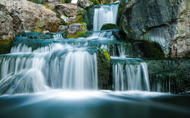 curug larangan. Foto hanya ilustrasi, bukan tempat sebenarnya.Sumber: Unsplash/Mike Lewis HeadSmart Media
