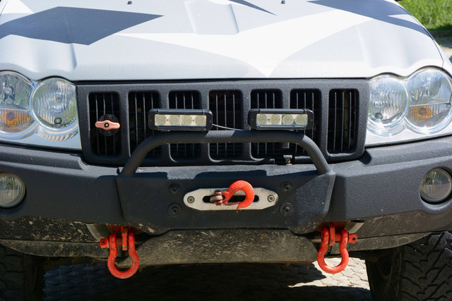 Ilustrasi pelindung bumper mobil. Foto: Shutterstock