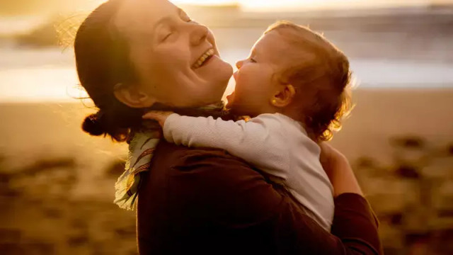 Ilustrasi ibu yang bahagia. (Sumber foto: Pexels.com)