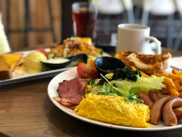 Ilustrasi Menu Cimory Riverside. Sumber: Unsplash/Roman Matovsky