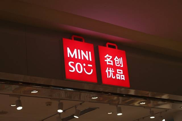 Lokasi Miniso X BT21. Foto hanya ilustrasi bukan tempat sebenarnya. Sumber foto: Unsplash.com/P. L.