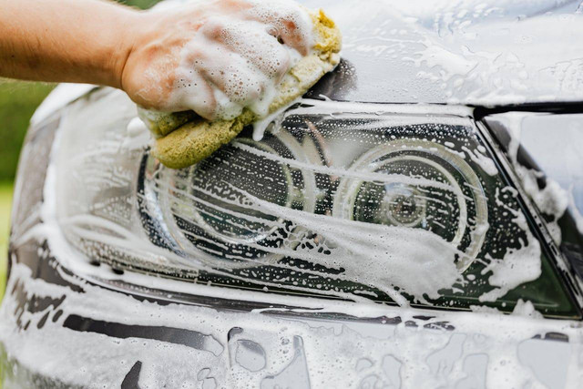 Ilustrasi mencuci mobil. Foto: Pexels